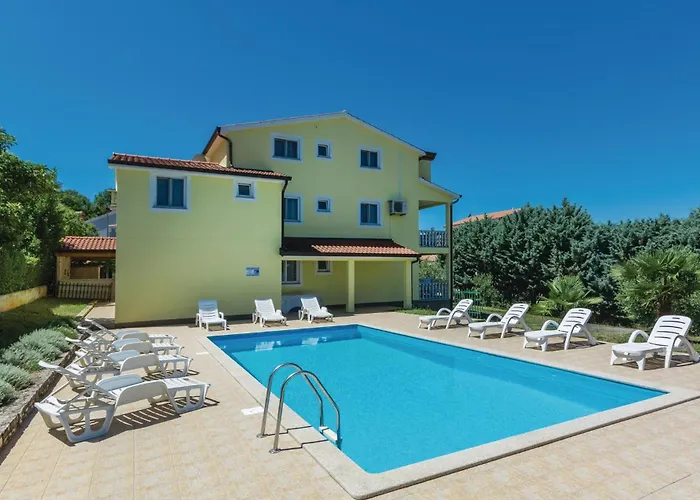 1 Bedroom Stunning Apartment In Porec