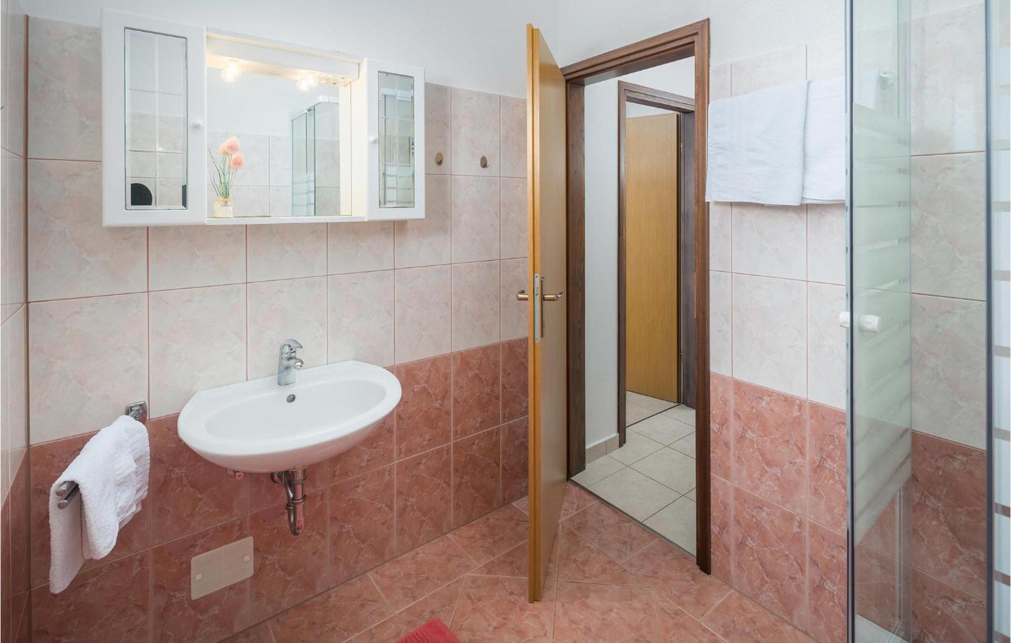 Apartment 1 Bedroom Stunning Apartment In Porec *