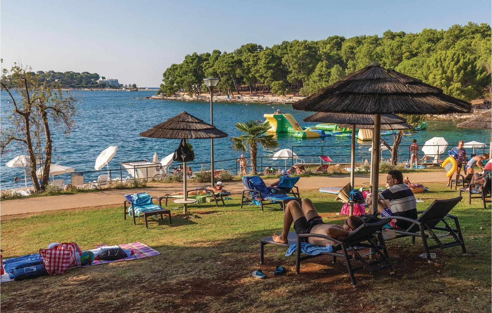 1 Bedroom Stunning Apartment In Porec Apartment